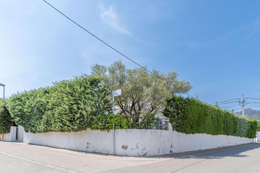 فيلا Mb1-House With Big Garden ,Swimming-Pool, & Barbacue In روساس المظهر الخارجي الصورة