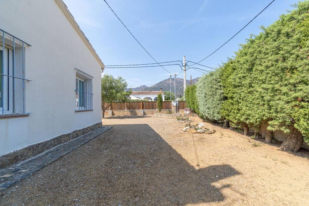 فيلا Mb1-House With Big Garden ,Swimming-Pool, & Barbacue In روساس المظهر الخارجي الصورة