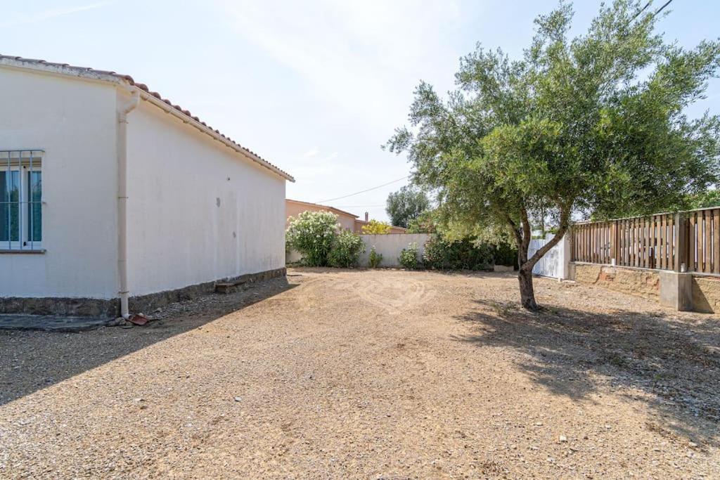 فيلا Mb1-House With Big Garden ,Swimming-Pool, & Barbacue In روساس المظهر الخارجي الصورة
