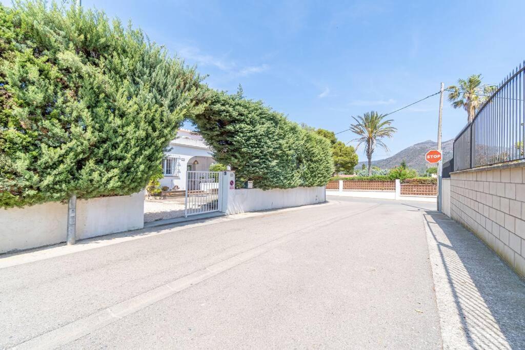فيلا Mb1-House With Big Garden ,Swimming-Pool, & Barbacue In روساس المظهر الخارجي الصورة