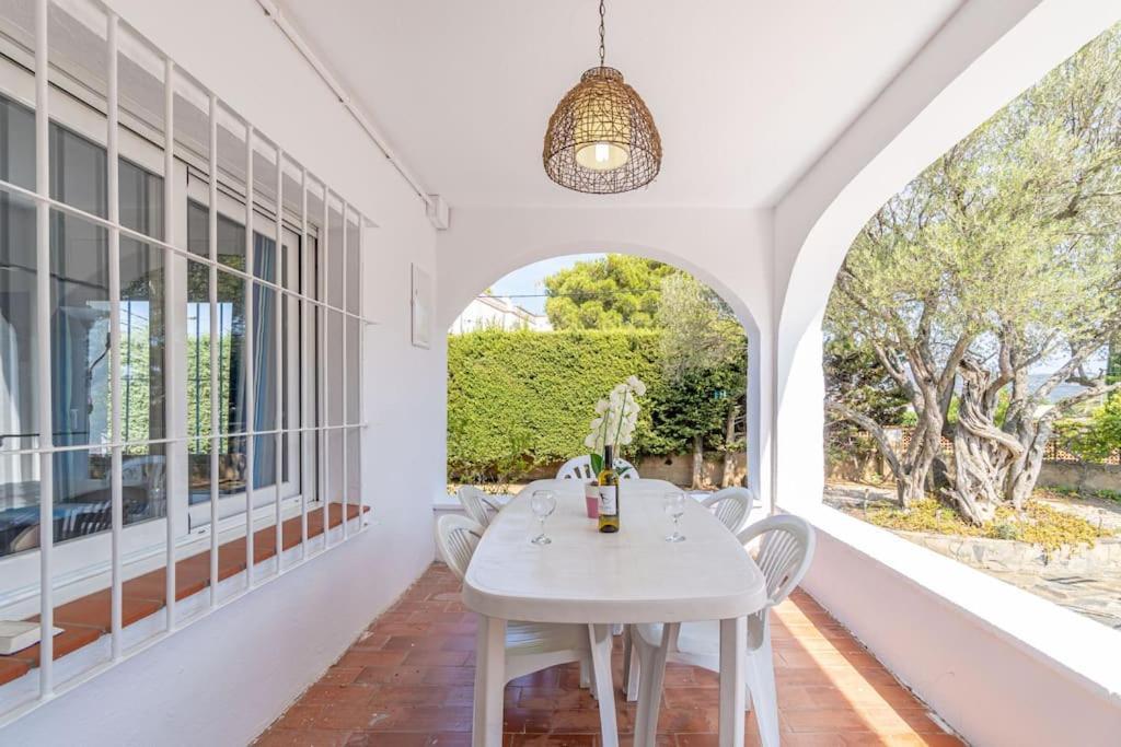 فيلا Mb1-House With Big Garden ,Swimming-Pool, & Barbacue In روساس المظهر الخارجي الصورة